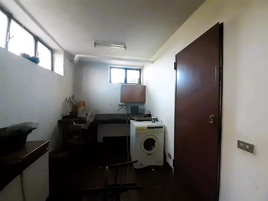 Immagine 30 di Villa in vendita  in Via roma, 83 a Castronno