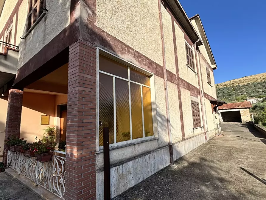 Immagine 3 di Casa indipendente in vendita  in Strada provinciale tecchiena, 50 a Alatri
