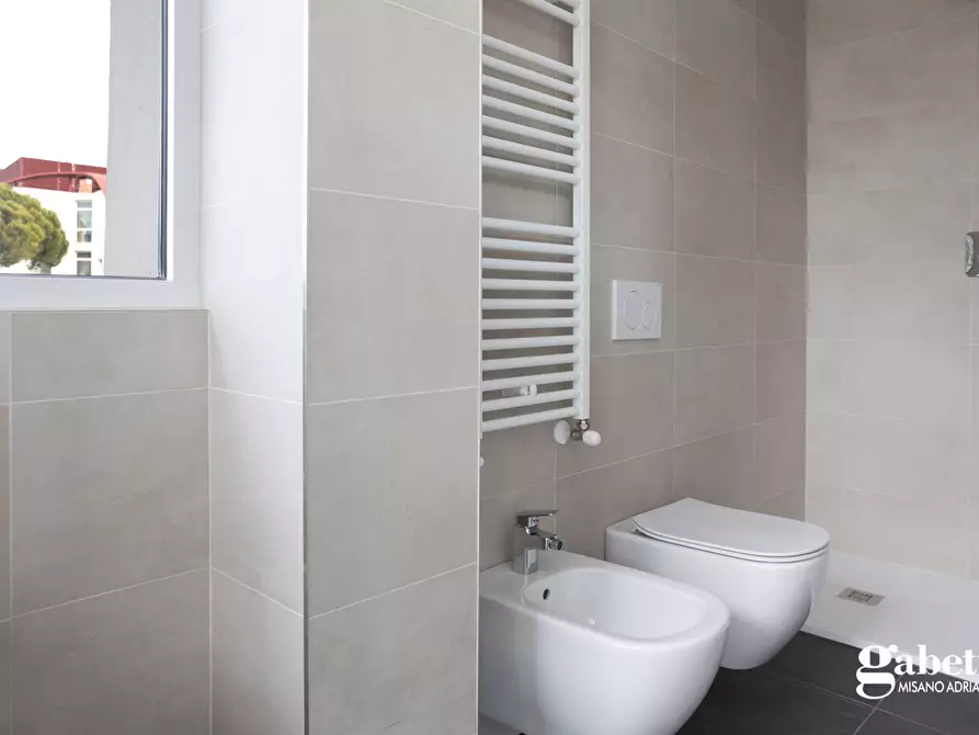 Immagine 10 di Attico in vendita  in Viale castrocaro, 78 a Riccione