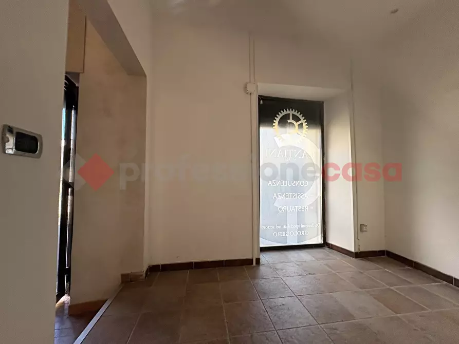 Immagine 22 di Negozio in vendita  in Via PORTA ROMANA, 46 a Terracina