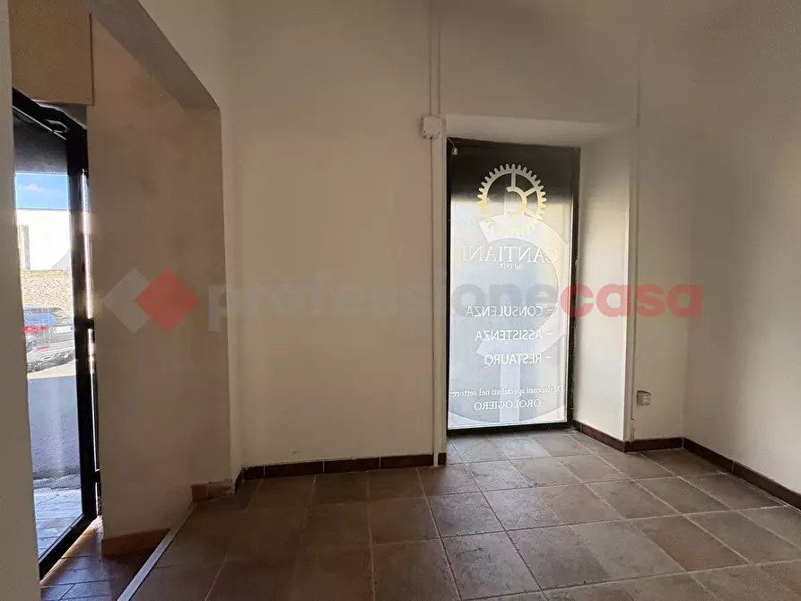 Immagine 19 di Negozio in vendita  in Via PORTA ROMANA, 46 a Terracina
