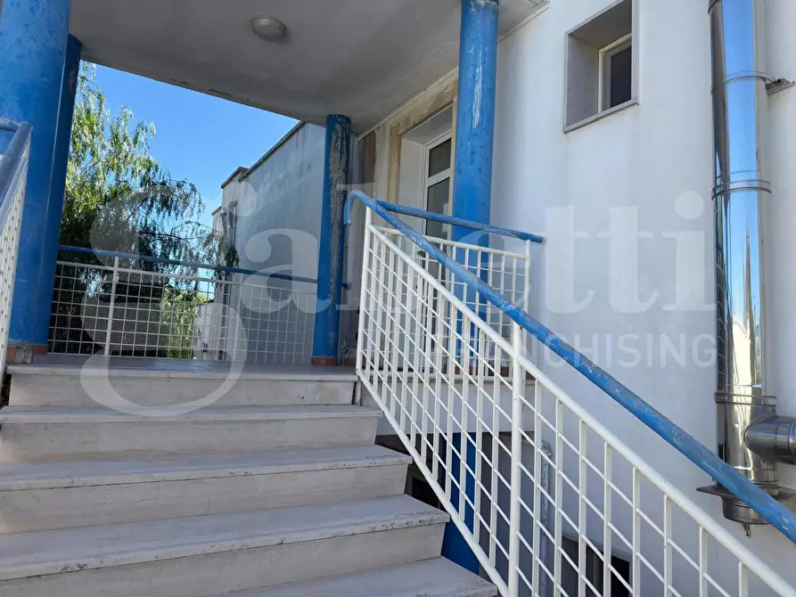 Immagine 3 di Appartamento in vendita  in Via Montenegro, 181 a Lizzanello