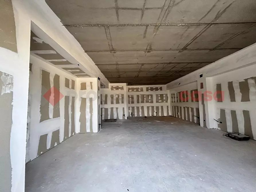 Immagine 6 di Negozio in vendita  in Via la stazza, 1 a Alatri