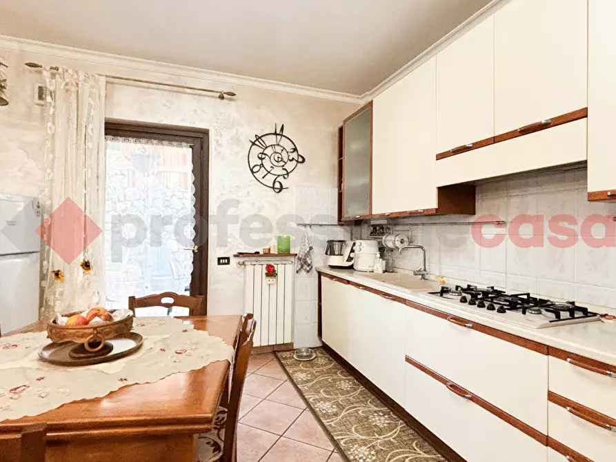 Immagine 3 di Appartamento in vendita  in Via san benedetto, 32 a Torre Cajetani