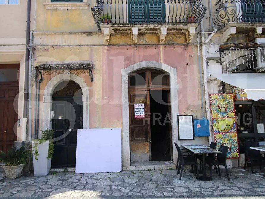 Immagine 4 di Negozio in affitto  in Piazza San Pancrazio a Taormina