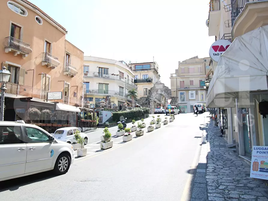 Immagine 5 di Negozio in affitto  in Piazza San Pancrazio a Taormina