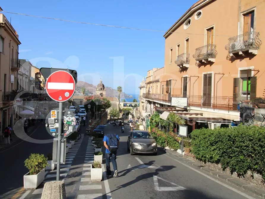 Immagine 10 di Negozio in affitto  in Piazza San Pancrazio a Taormina
