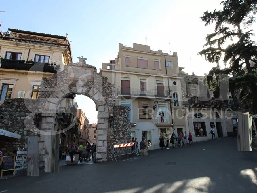 Immagine 7 di Negozio in affitto  in Piazza San Pancrazio a Taormina