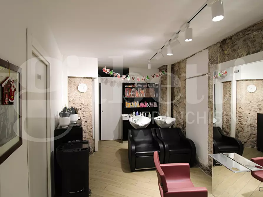 Immagine 18 di Negozio in vendita  in Via Alessandro Manzoni, 64 a Catania