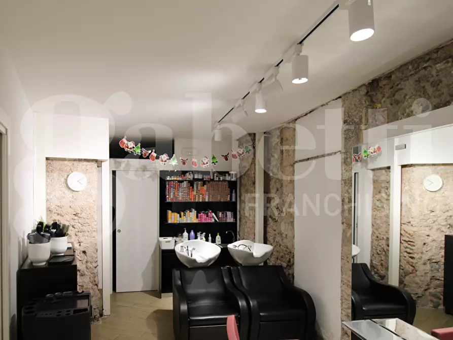 Immagine 24 di Negozio in vendita  in Via Alessandro Manzoni, 64 a Catania