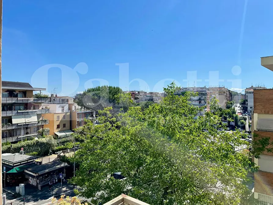 Immagine 1 di Appartamento in vendita  in Via MARCO BESSO, 10 a Roma