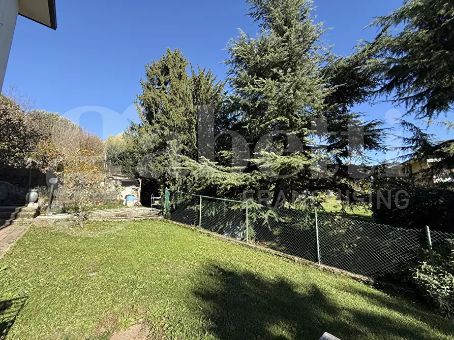 Immagine 49 di Casa bifamiliare in vendita  in Via Como, 1 a Erba
