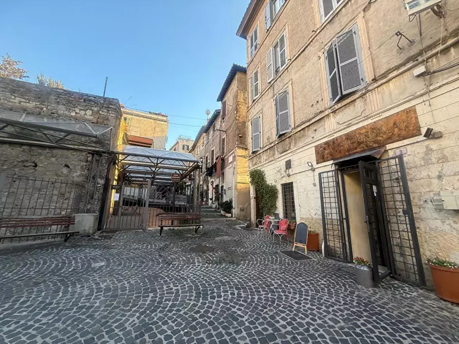 Immagine 10 di Appartamento in vendita  in Piazza del Duomo, 6 a Tivoli