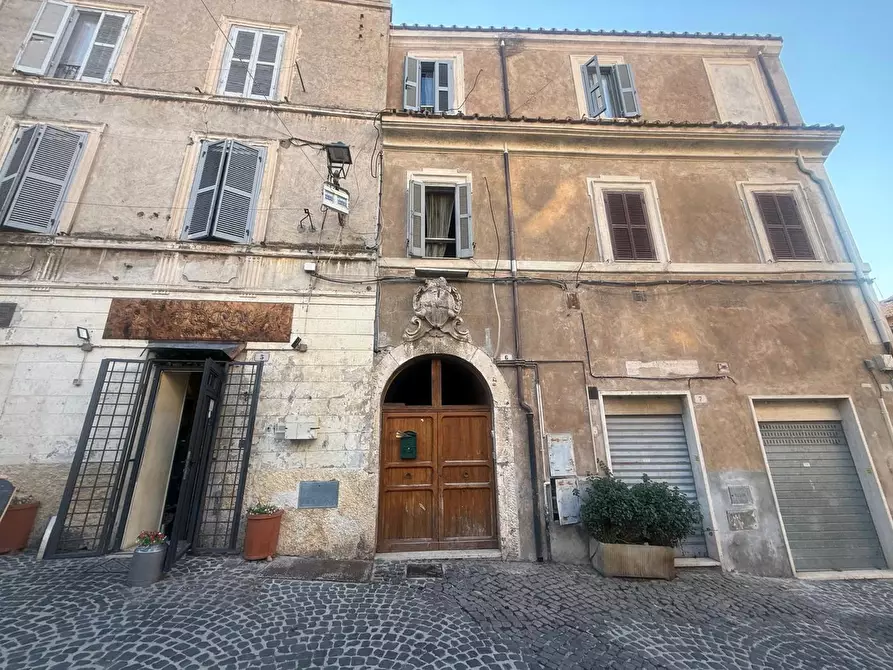 Immagine 1 di Appartamento in vendita  in Piazza del Duomo, 6 a Tivoli