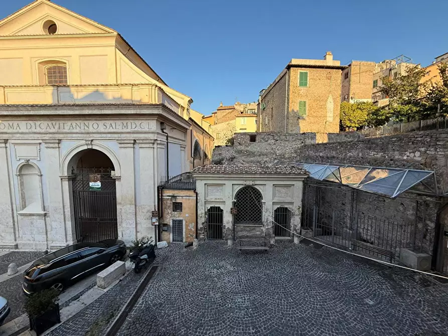 Immagine 18 di Appartamento in vendita  in Piazza del Duomo, 6 a Tivoli