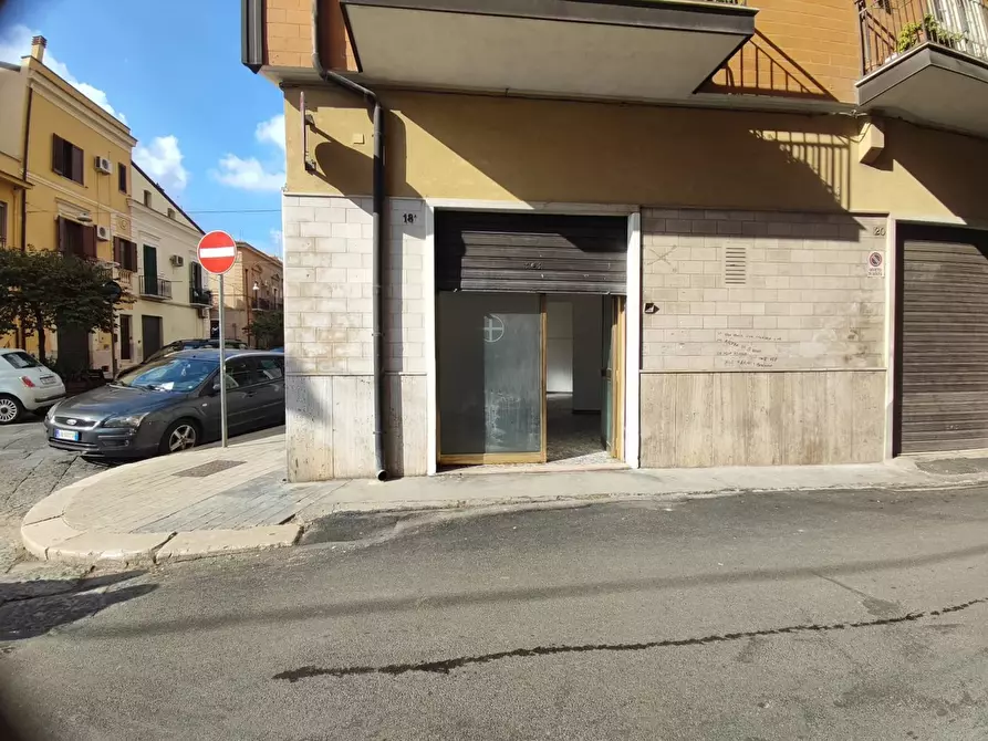 Immagine 8 di Negozio in affitto  in Via ORAZIO CASTELLI a San Severo