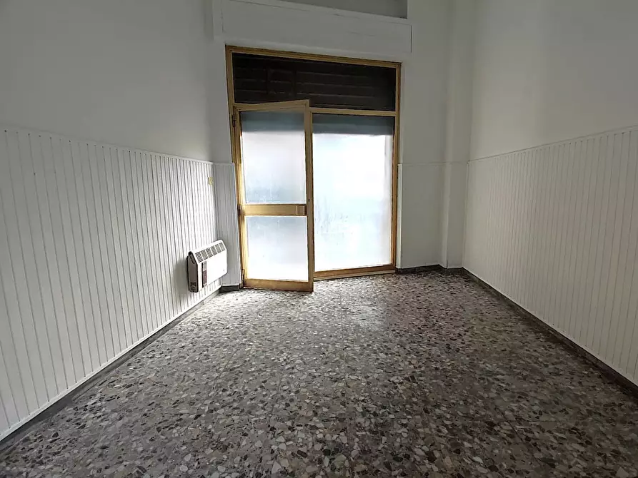 Immagine 2 di Negozio in affitto  in Via ORAZIO CASTELLI a San Severo