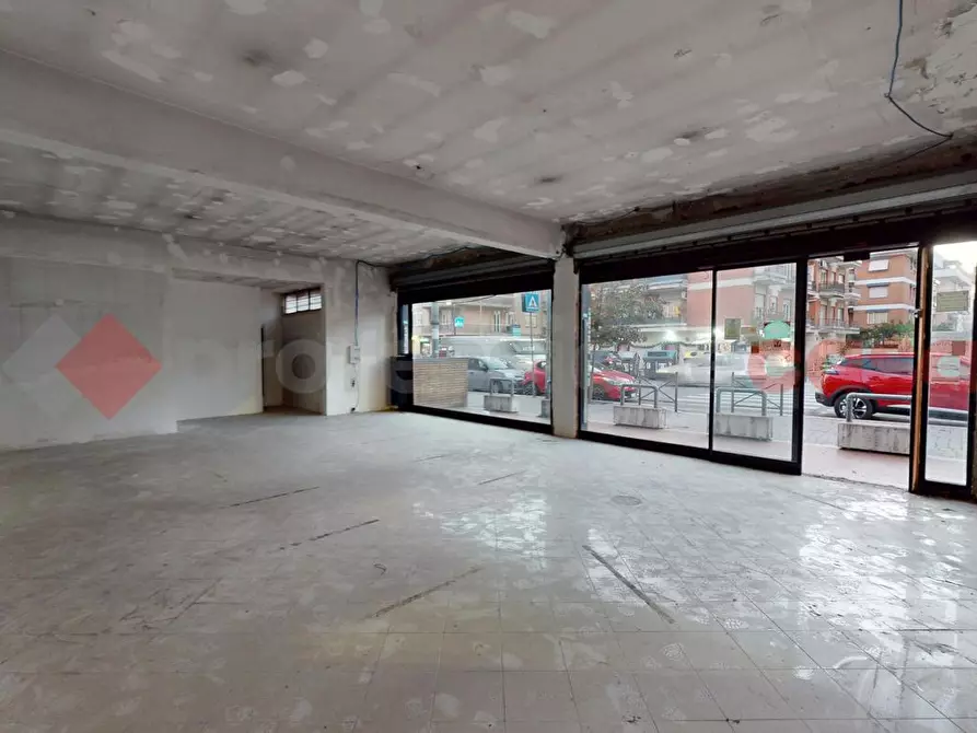 Immagine 2 di Negozio in vendita  in Via della Casetta Mattei a Roma