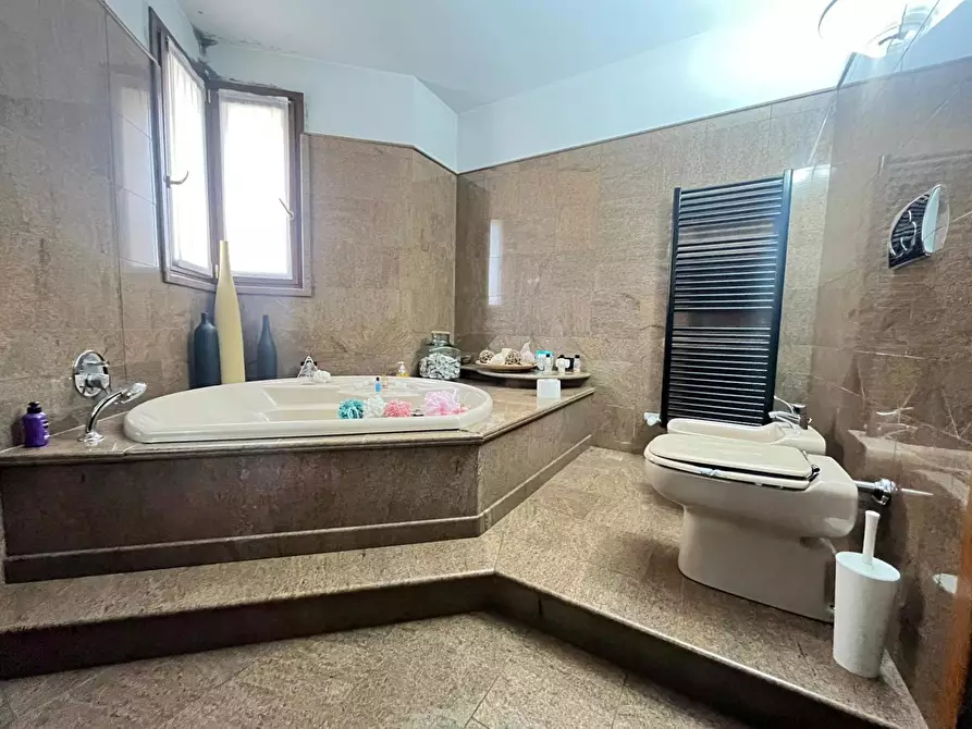 Immagine 20 di Appartamento in vendita  in Via PAOLO VI, 6 a Abbiategrasso