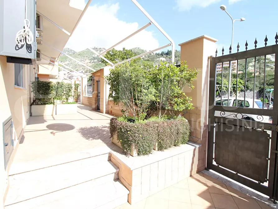 Immagine 4 di Appartamento in vendita  in Via dei sei Mulini, 32 a Giardini-Naxos