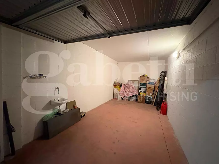 Immagine 2 di Box auto in vendita  in Via Dei Brusati, 45 a Roma