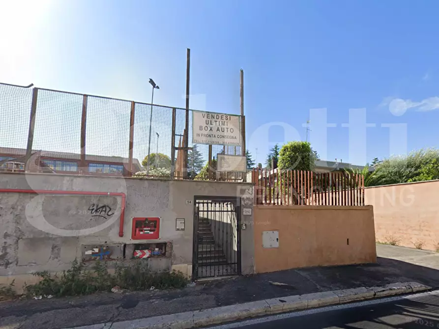 Immagine 3 di Box auto in vendita  in Via Dei Brusati, 45 a Roma