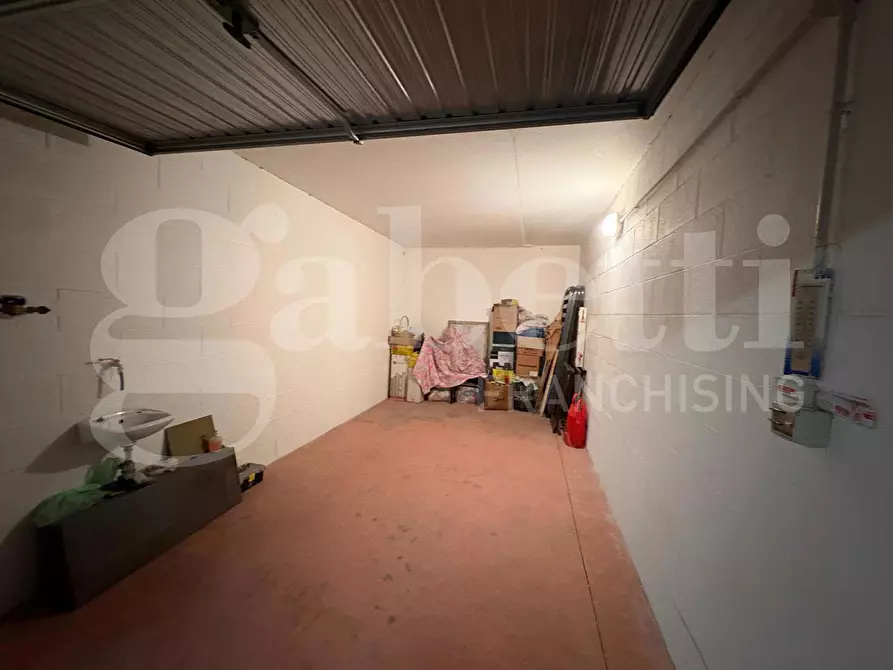 Immagine 12 di Box auto in vendita  in Via Dei Brusati, 45 a Roma