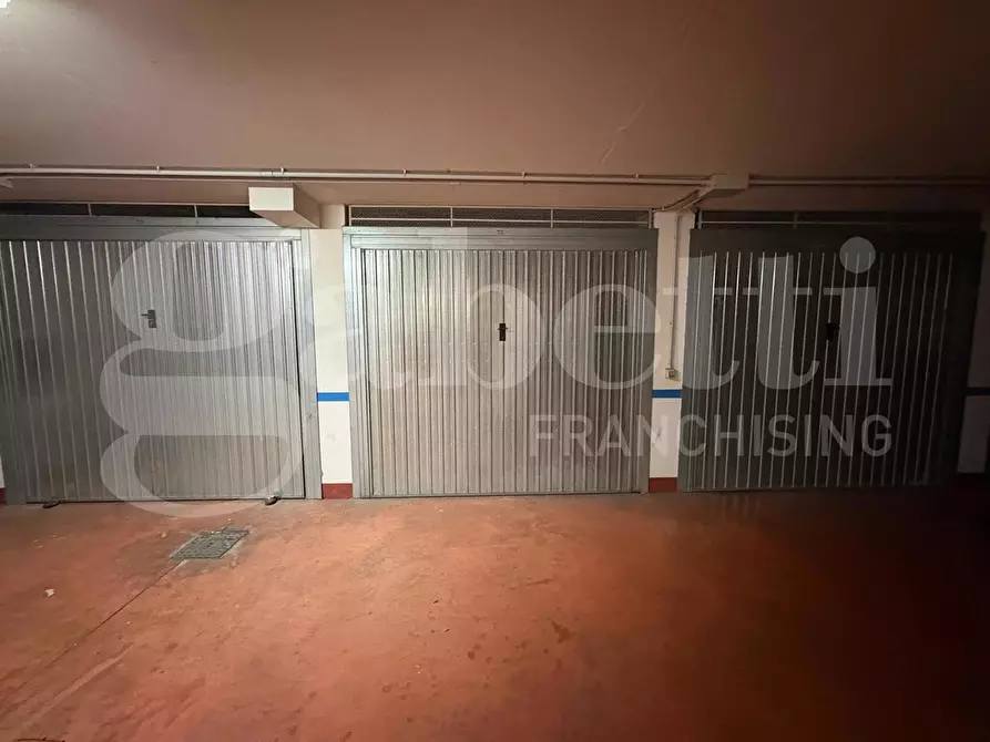 Immagine 6 di Box auto in vendita  in Via Dei Brusati, 45 a Roma