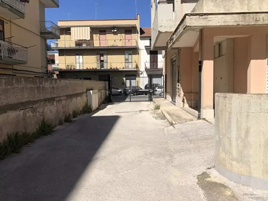 Immagine 1 di Negozio in vendita  in Via Andrea Palma, 40 a Siracusa