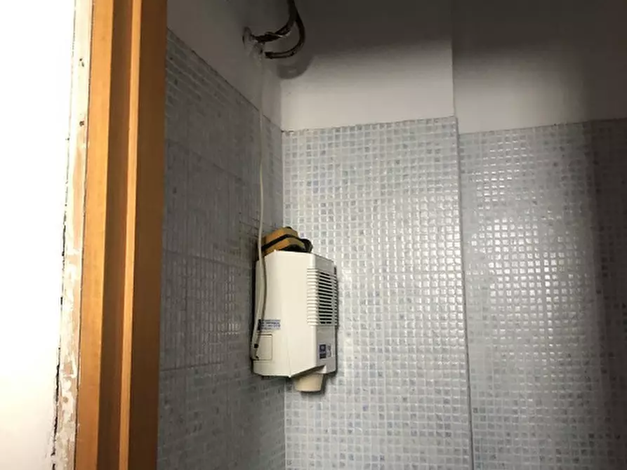 Immagine 11 di Negozio in vendita  in Via Andrea Palma, 40 a Siracusa