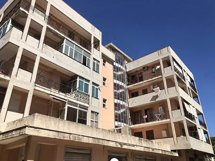 Immagine 13 di Negozio in vendita  in Via Andrea Palma, 40 a Siracusa