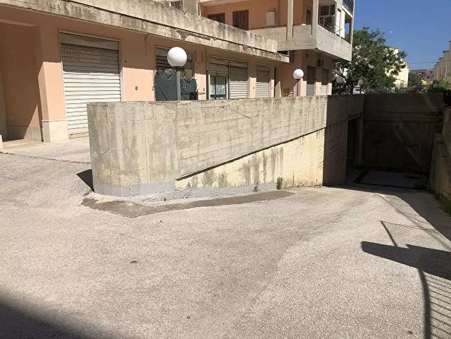 Immagine 14 di Negozio in vendita  in Via Andrea Palma, 40 a Siracusa