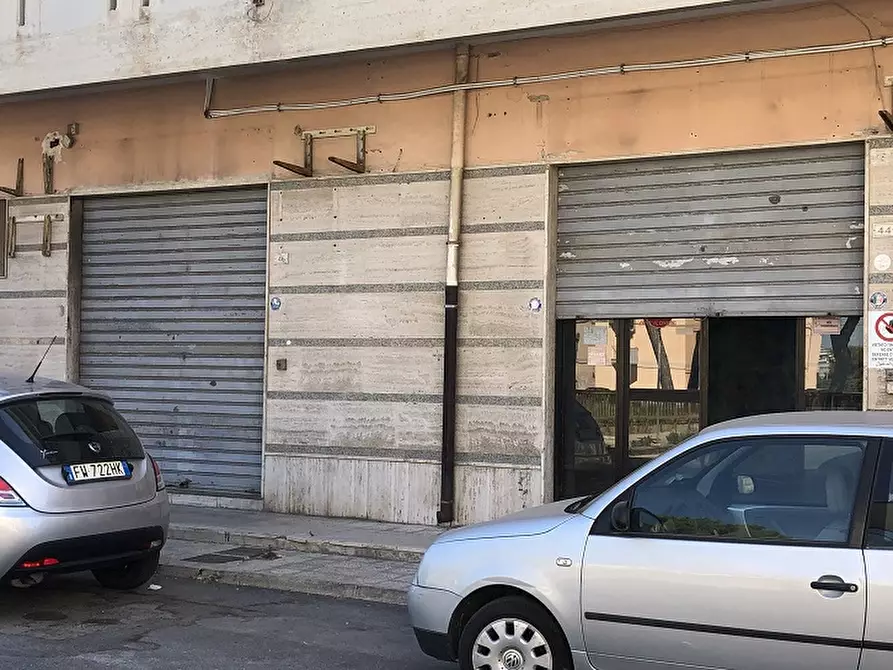 Immagine 4 di Negozio in vendita  in Via Andrea Palma, 40 a Siracusa