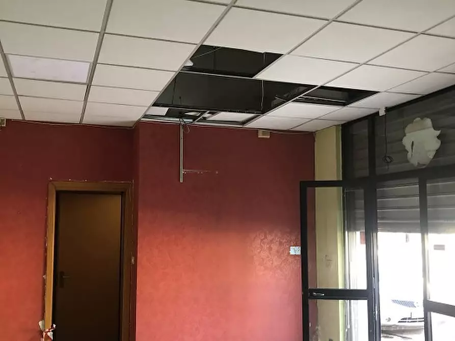 Immagine 8 di Negozio in vendita  in Via Andrea Palma, 40 a Siracusa