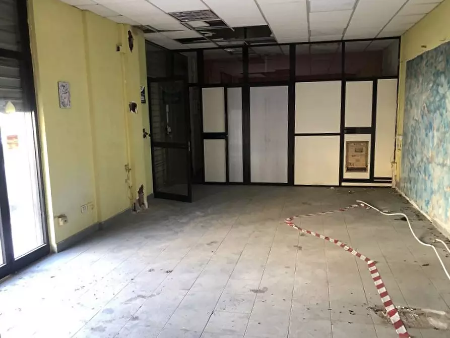Immagine 6 di Negozio in vendita  in Via Andrea Palma, 40 a Siracusa