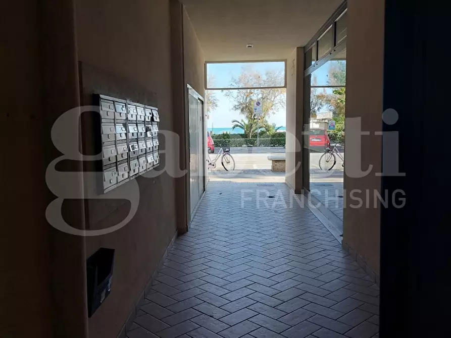 Immagine 33 di Appartamento in vendita  in Viale G. Marconi, 34 a Alba Adriatica