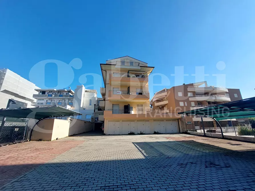 Immagine 24 di Appartamento in vendita  in Viale G. Marconi, 34 a Alba Adriatica