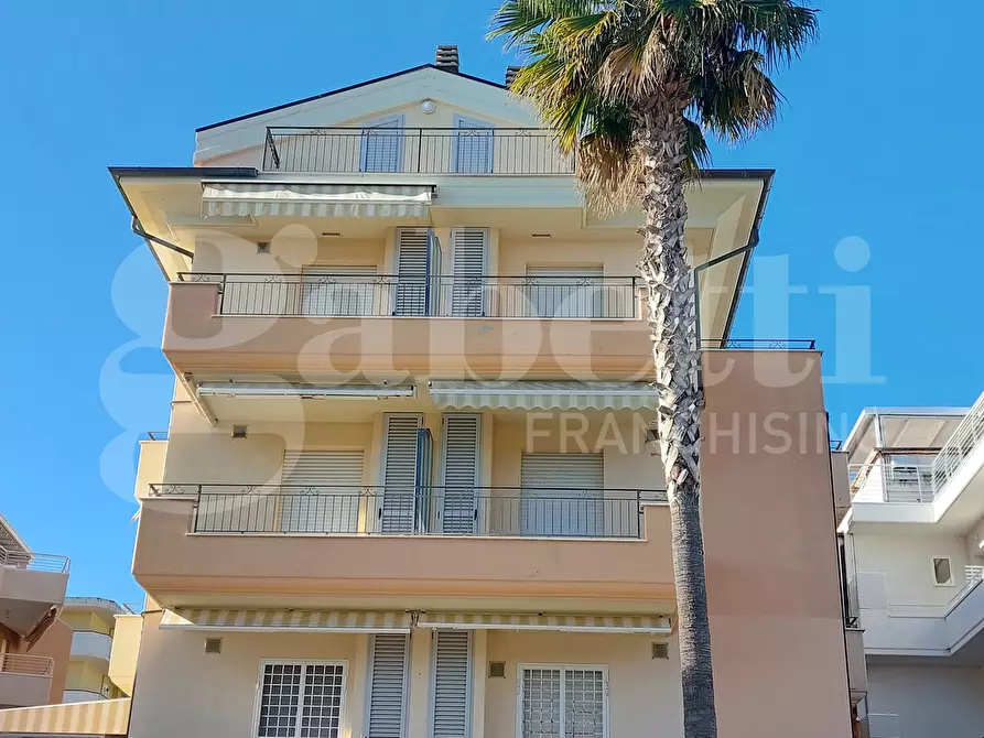 Immagine 2 di Appartamento in vendita  in Viale G. Marconi, 34 a Alba Adriatica