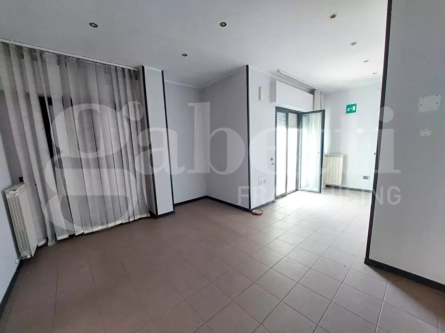 Immagine 13 di Ufficio in vendita  in Via Roma, 25 a Nereto