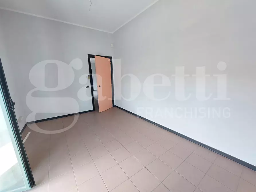 Immagine 19 di Ufficio in vendita  in Via Roma, 25 a Nereto