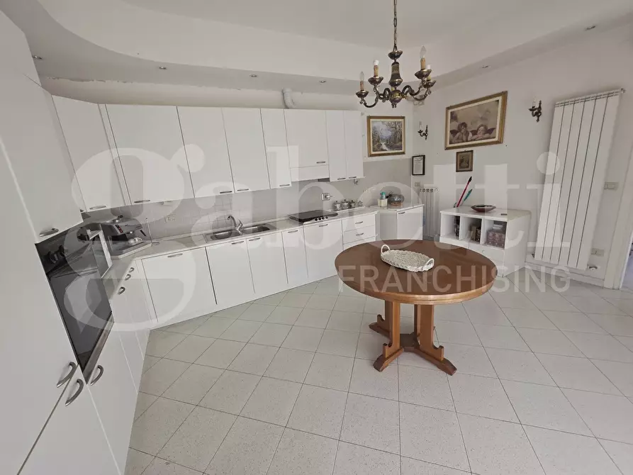 Immagine 17 di Appartamento in vendita  in Via CESARE MECATTI, 1 a Assisi