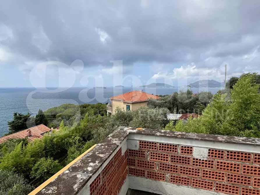 Immagine 3 di Villa in vendita  in Via carpanini, 4 a Lerici