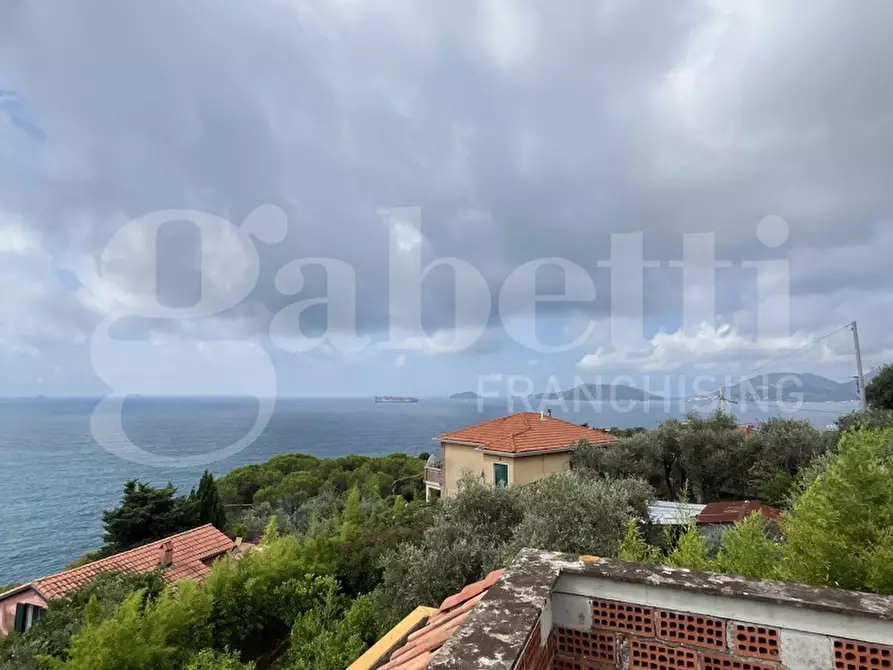 Immagine 1 di Villa in vendita  in Via carpanini, 4 a Lerici