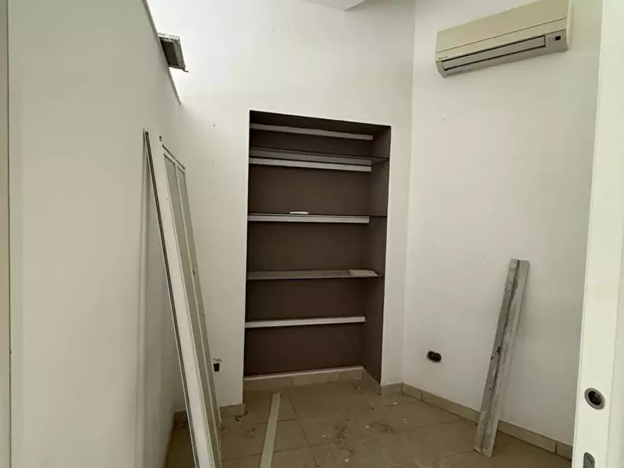 Immagine 6 di Attività commerciale in affitto  in Via Antonio D'Auria, snc a Sant'anastasia