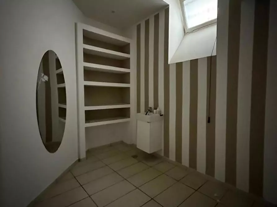 Immagine 18 di Attività commerciale in affitto  in Via Antonio D'Auria, snc a Sant'anastasia