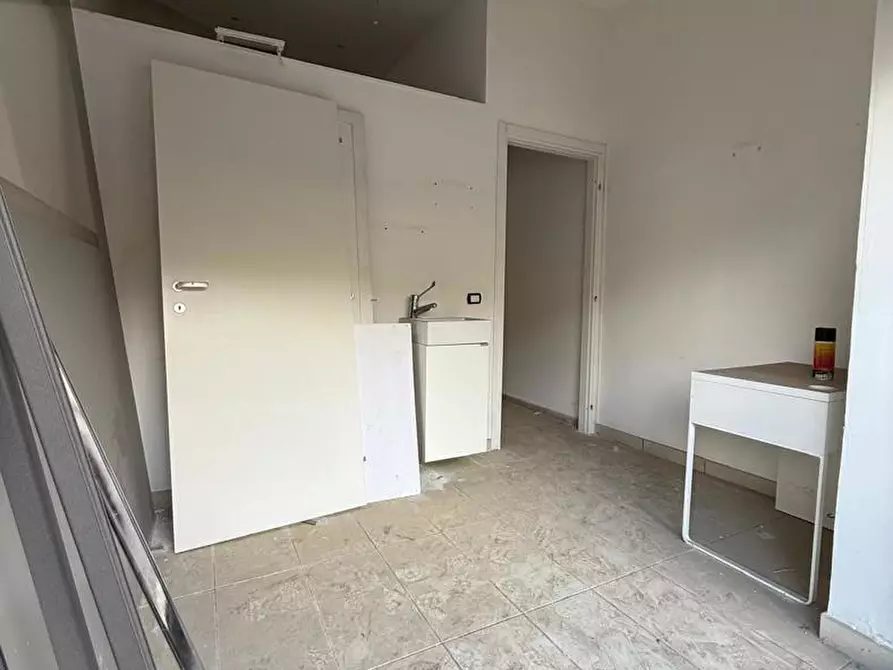 Immagine 5 di Attività commerciale in affitto  in Via Antonio D'Auria, snc a Sant'anastasia