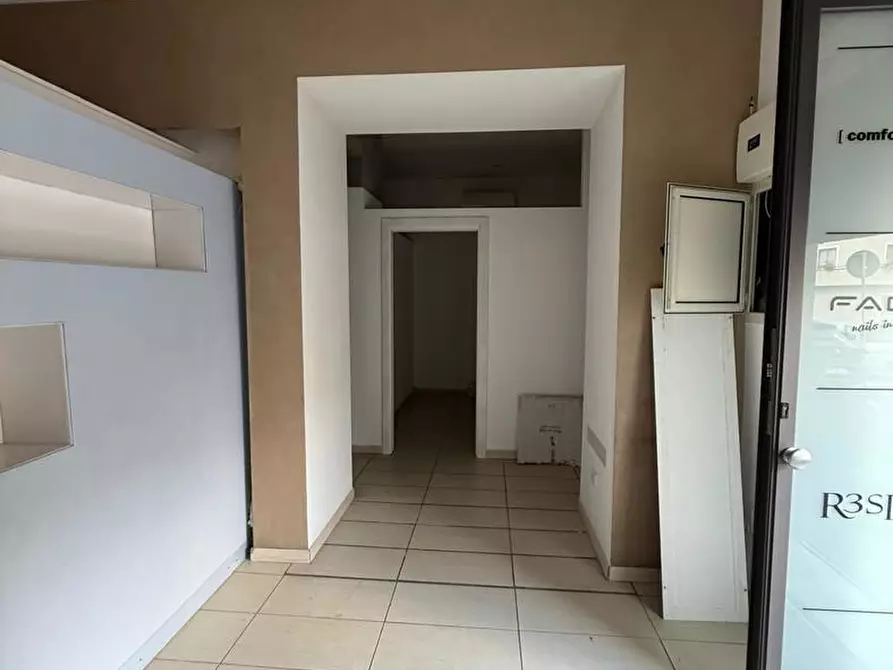 Immagine 14 di Attività commerciale in affitto  in Via Antonio D'Auria, snc a Sant'anastasia