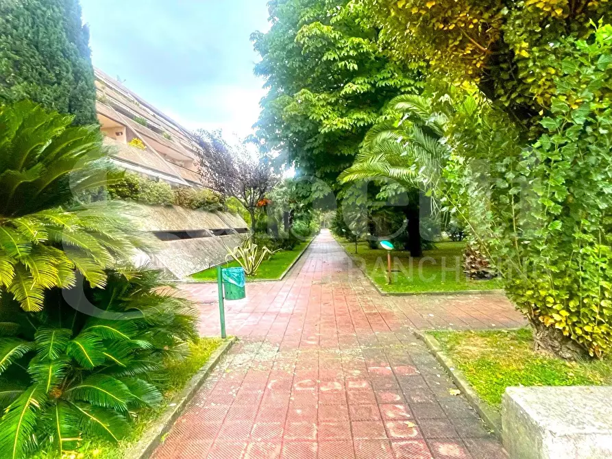 Immagine 21 di Appartamento in vendita  in Via via Francesco Marchesiello a Caserta