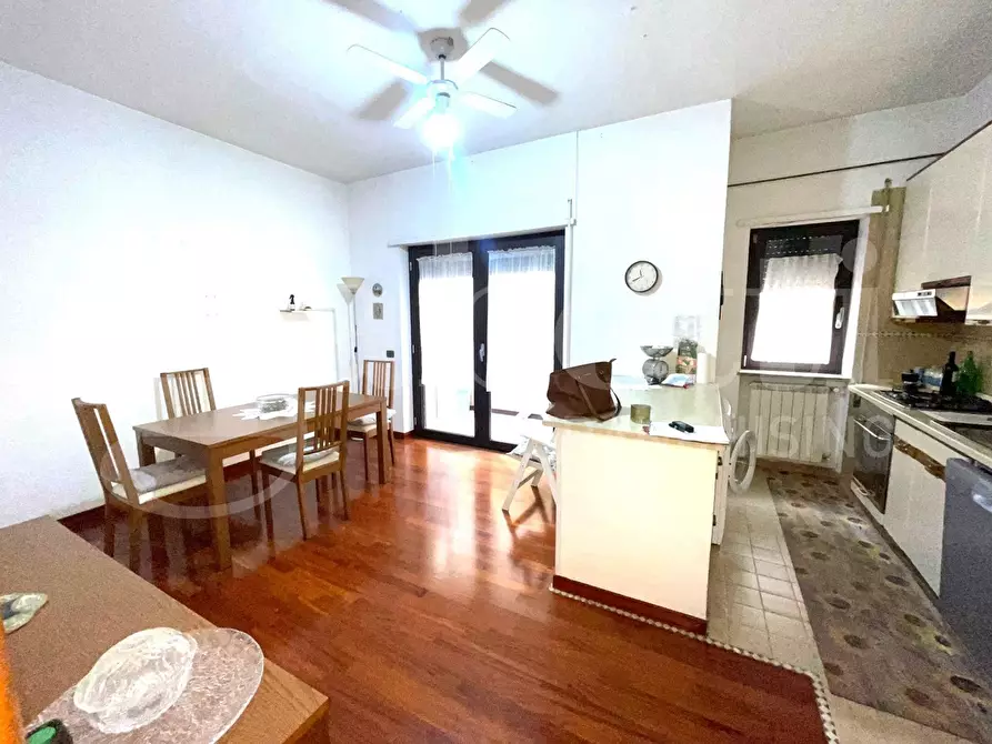 Immagine 3 di Appartamento in vendita  in Via via Francesco Marchesiello a Caserta