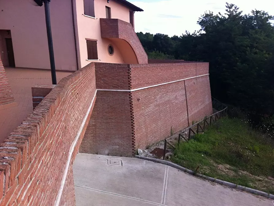 Immagine 6 di Appartamento in vendita  in Via della Stazione a Montalcino